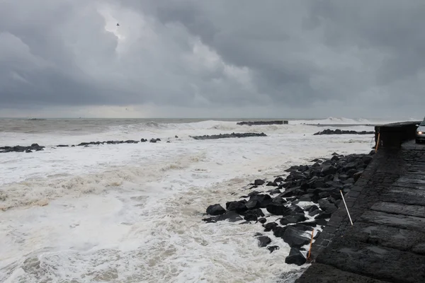 Tormenta en costa ioniana —  Fotos de Stock