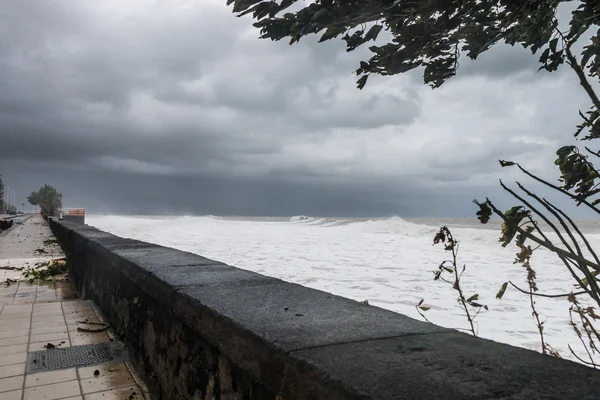 Tormenta en costa ioniana —  Fotos de Stock