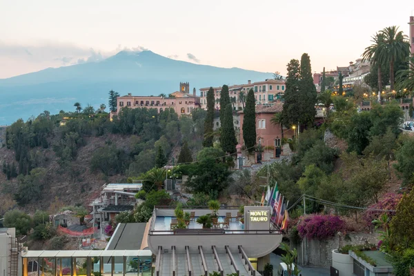 Ciudad de Taormina Imágenes De Stock Sin Royalties Gratis