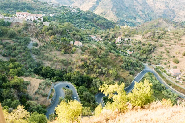 Strada tortuosa — Foto Stock