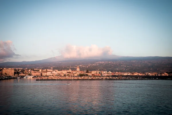 Etna gündoğumu, Riposto üzerinden — Stok fotoğraf