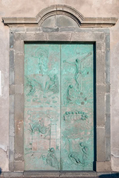 Iglesia Puerta de bronce — Foto de Stock