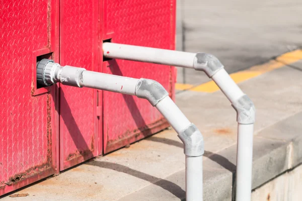 Bir kutu içinde borular