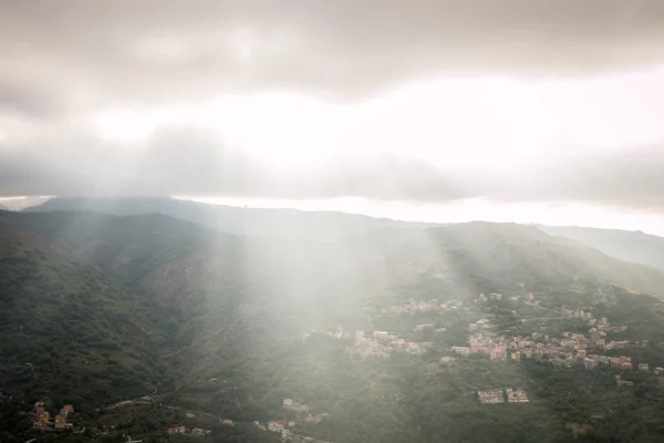 Rayos del sol poniente — Foto de Stock