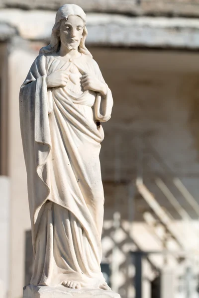 Staty av Jesus sitter — Stockfoto