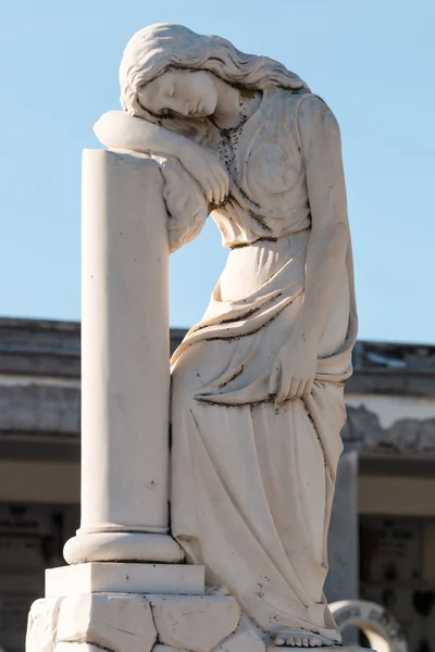 Standbeeld van vrouw — Stockfoto