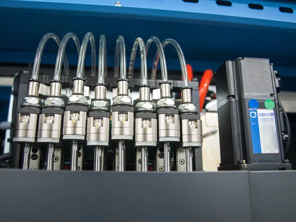 Solenoid valfleri ile borular