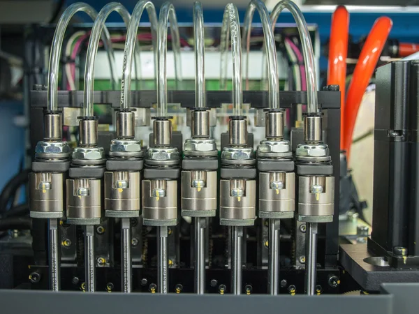 Solenoid valfleri ile borular