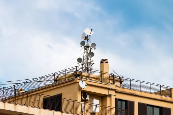 Repetidores antenas telefónicas — Foto de Stock