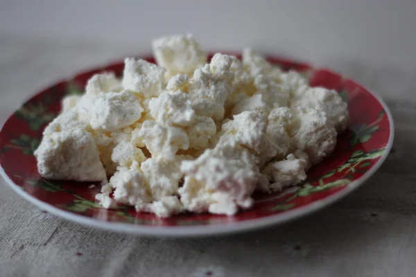 süzme peynir ile çanak