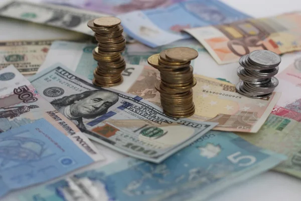 farklı ülkelerden para