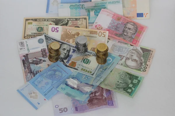 farklı ülkelerden para