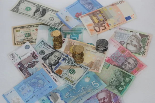 farklı ülkelerden para