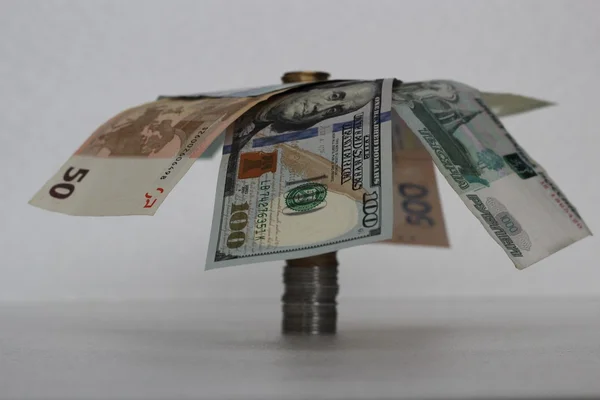 farklı ülkelerden para