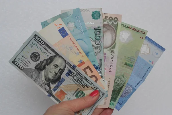 farklı ülkelerden para