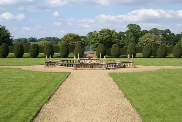 Fountain in a garden — Stock Photo, Image