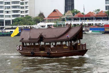 Otel Servisi tekneyle Chao Phraya Nehri'nin, Bangkok, Tayland, Asya