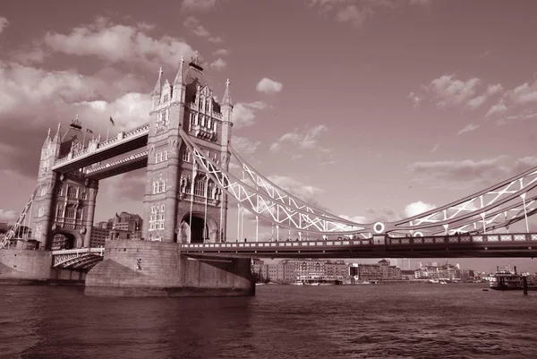 Tower Bridge nad Tamizą, Londyn, Anglia — Zdjęcie stockowe