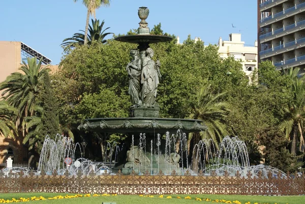 Fontána se sochami, malaga, Andalusie, Španělsko — Stock fotografie