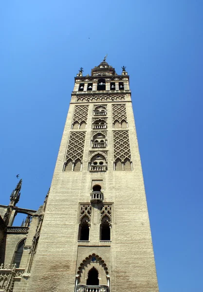 O campanário da Catedral de Sevilha, Andaluzia, Espanha — Fotografia de Stock