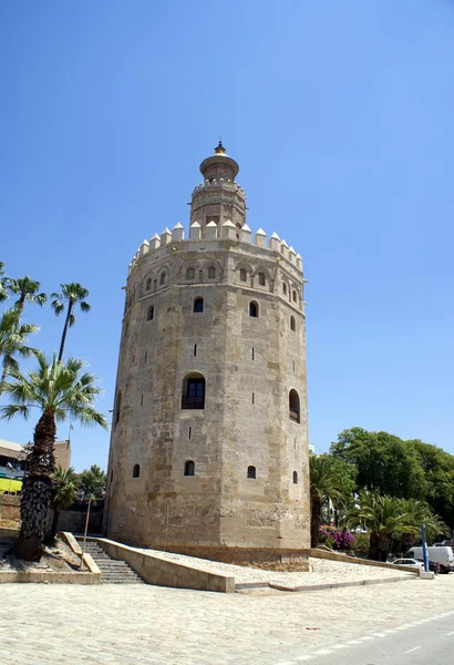 A torre dourada. Torre Del Oro, Sevilha, Andaluzia, Espanha — Fotografia de Stock
