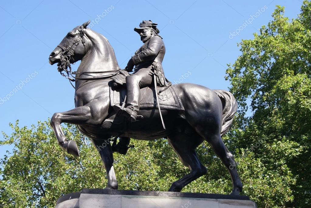 Statue of King Edward VII, Waterloo Place, London, UK — Stock Photo
