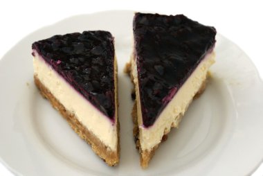 Yaban mersinli cheesecake