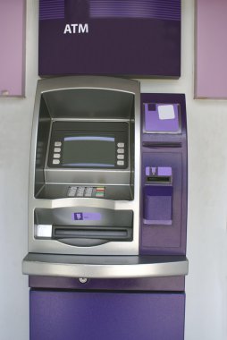 ATM. bankamatik. duvarda delik. Banka makine