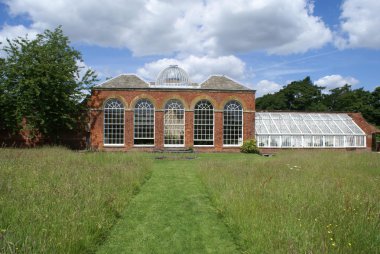 Sebze Bahçesi. Mutfak Bahçe korkuluk ve sera