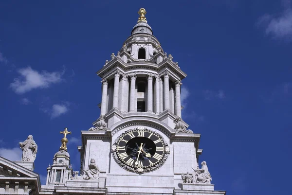 Torre dell'orologio Cattedrale di St Paul, Londra, Inghilterra — Foto Stock