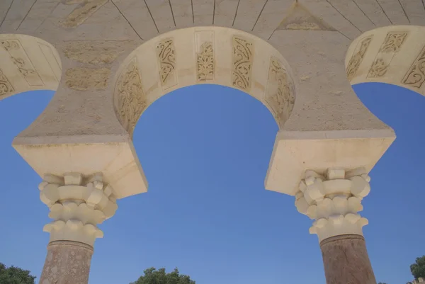 Medina Azahara arches, House of Ya 'far, Cordoba, Andalusia, Spain — стоковое фото