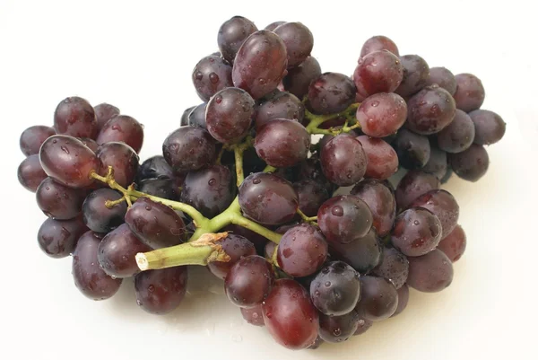 Grape. svarta druvor. svarta druvor. röd grape, röda druvor. tropisk frukt — Stockfoto