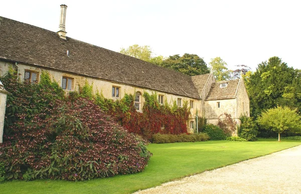 Tudor binnenplaats, Lacock Abbey, Wiltshire, Engeland — Stockfoto