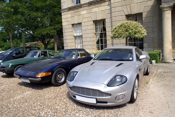 Cars parked in car park — Stock Photo, Image