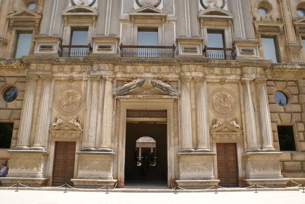 V. Charles Sarayı giriş, Alhambra, Granada, Endülüs, İspanya — Stok fotoğraf