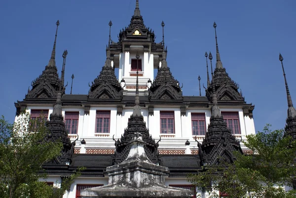 Wat Ratchanaddaram. Loha Prasat. Wat Ratchanadda, Bangkok, Tajlandia — Zdjęcie stockowe