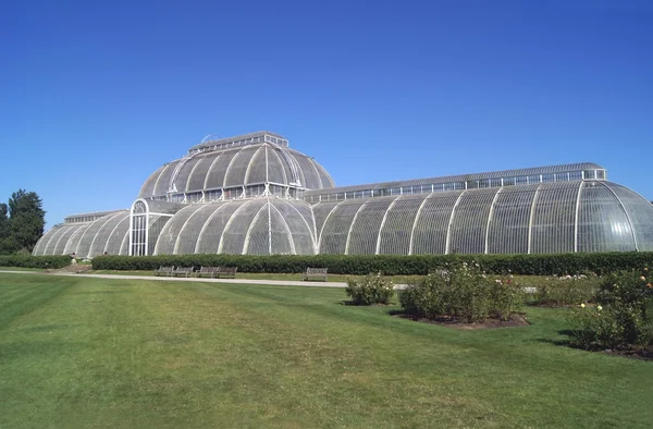 Greenhouse, Kew Landscape, Londres, Inglaterra — Fotografia de Stock