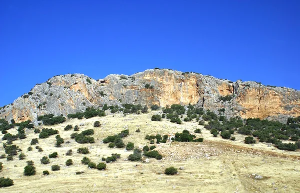 Montagna con scogliera, Malaga, Spagna. parete rocciosa — Foto Stock