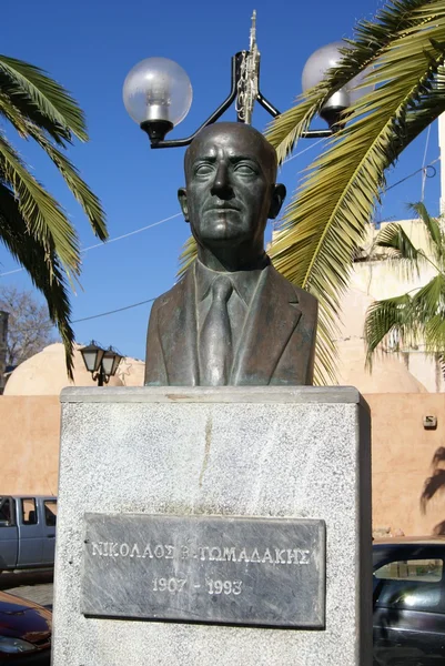 Nikolosv Tomadakis monument, Chania, Crete, Greece — Stock Photo, Image