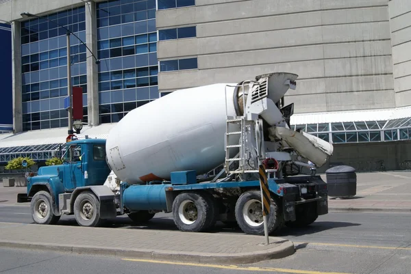 Camión líquido pesado o camión. Camión líquido. camión cisterna. camión cisterna. Petrolero. cisterna —  Fotos de Stock