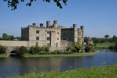 Moated castle, Leeds Kalesi, Kent, Güney Doğu, İngiltere