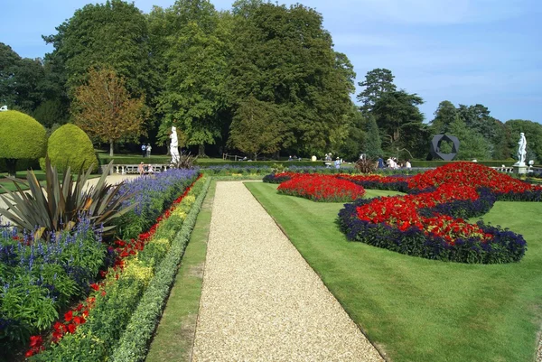 Garden pathway. garden — Stock Photo, Image