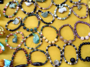 Boncuk bilezikler. Tay boncuk bilezikler. Asya boncuk bilezik