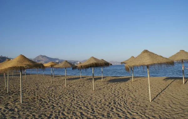 Parasole, plaża, Malaga, Południowa Hiszpania — Zdjęcie stockowe