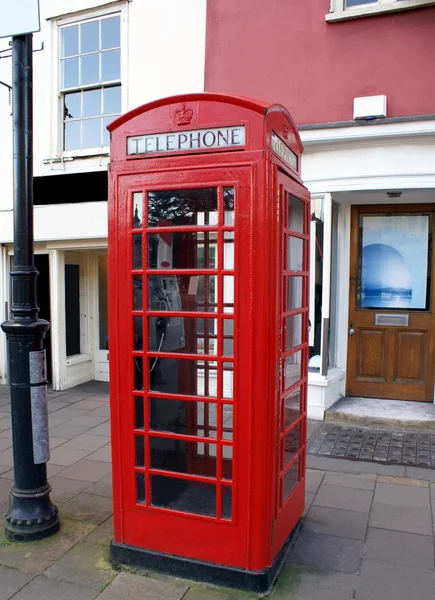 ロンドン、イギリスの赤い電話ボックス — ストック写真