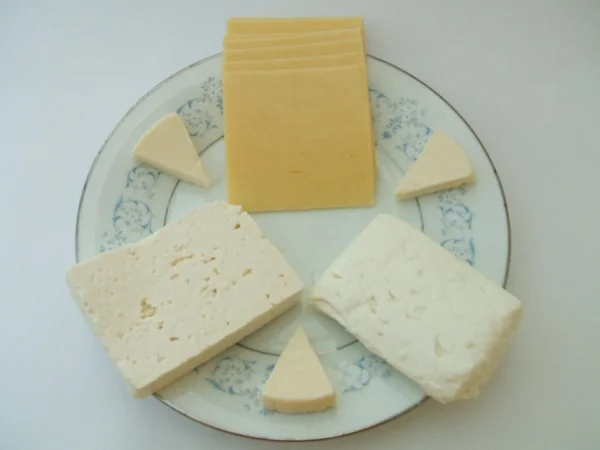 Käse auf dem Teller — Stockfoto