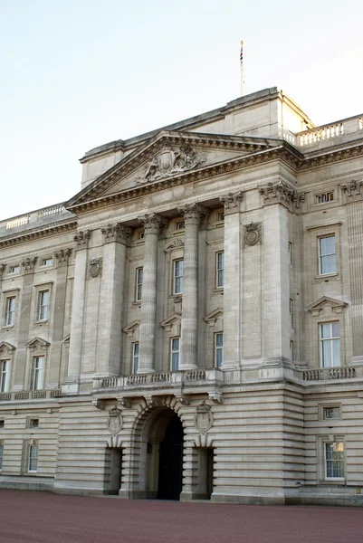 De ingang van Buckingham Palace, Londen, Engeland — Stockfoto