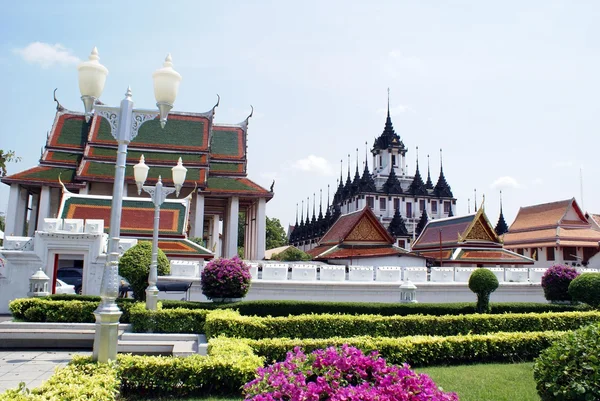 Wat Ratchanadda, Wat Ratchanaddaram, Loha Prasat, Bangkok, Thailand, Asien — Stockfoto