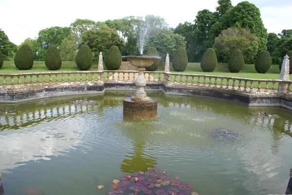 Brunnen — Stockfoto