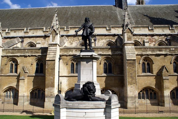 Statue Oliver Cromwell, Westminster Palace, Londres, Angleterre — Photo